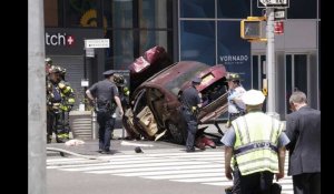 New-York : une voiture fonce dans la foule à Times Square (vidéo)