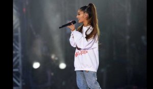 Attentat Manchester : Ariana Grande rend hommage aux victimes à Paris (vidéo