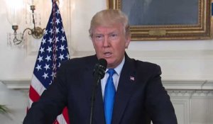 Trump : "Mélania et moi prions pour le prompt rétablissement de toutes les victimes" 