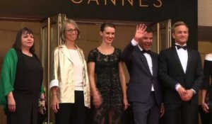 Cannes: F. Ozon monte les marches pour "l'Amant double"