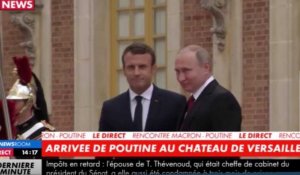 Emmanuel Macron - Vladimir Poutine : Les images de leur première poignée de main (vidéo)