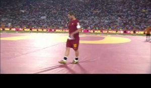 Les larmes de Totti pour ses adieux à la Roma