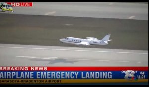 Floride : Un avion réalise un atterrissage d'urgence après avoir perdu une roue (vidéo)