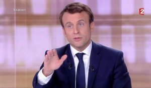 Le Débat : Emmanuel Macron tacle Marine Le Pen sur l'éviction d'Anne-Claire Coudray