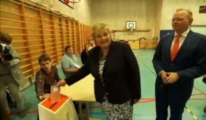 Législatives en Norvège: la Première ministre vote à Bergen