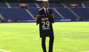 Paris SG: Kylian Mbappé est "prêt" indique Emery