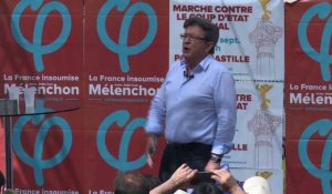 Mélenchon appelle "le peuple" à "déferler" à Paris