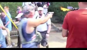 Charlottesville : Un suprémaciste blanc tire en direction d'un homme noir (vidéo)