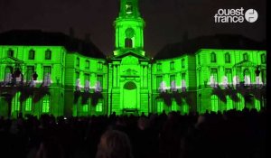 Illumination Noël 2017 à Rennes : les Anooki sur l'hôtel de ville