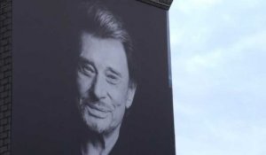 Grandiose et en chanson: la France dit adieu à son idole Johnny