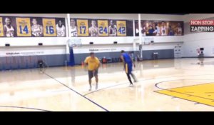 Stephen Curry : son incroyable panier inscrit du pied (vidéo)