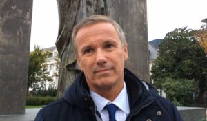 Nicolas Dupont-Aignan veut "sauver" la statue de Jean-Paul II