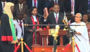 Kenya: le président Kenyatta prête serment pour un second mandat