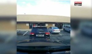 En tentant de se garer, cet automobiliste fait un véritable carnage (vidéo)