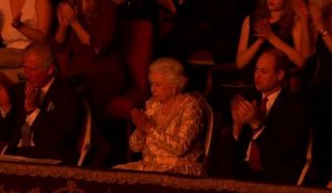 La Reine Elizabeth II fête son 92e anniversaire à un concert