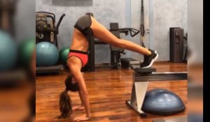 Izabel Goulart : la séance de sport sexy du mannequin brésilien (vidéo)