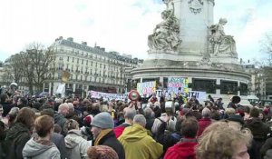 Contre-manifestation à Paris pendant le rassemblement pro-Fillon