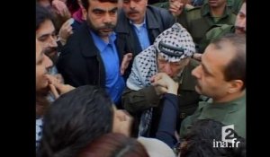 Yasser Arafat prisonnier dans son Quartier Général à Ramallah