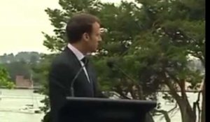 Emmanuel Macron fait un lapsus sur la femme du Premier ministre Australien (Vidéo)