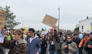 Lorient. Lycéens, syndicats et Gilets jaunes dans la rue