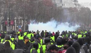 Paris. Affrontements sur les Champs-Elysées entre gilets jeunes et forces de l'ordre