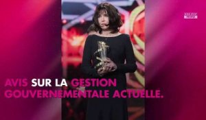 Gilets jaunes : Isabelle Adjani critique Emmanuel Macron et l'exécutif qui semble "un peu paumé"