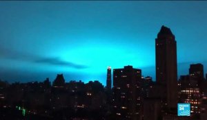 "On aurait dit Indepedence day" : une étrange lumière bleue fascine New York