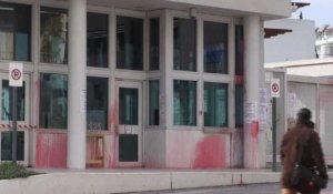 Grèce: des anarchistes vandalisent l'ambassade américaine