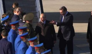 Poutine accueilli à Belgrade avec les honneurs