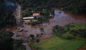 Rupture d'un barrage au Brésil: neuf morts, environ 300 disparus