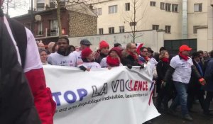 Manifestation des foulards rouges à Paris