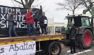 Challans. Environ 300 personnes réunies pour demander le maintien de l'abattoir de Challans