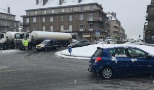 Vire. Circulation compliquée avec la neige à la mi-journée 