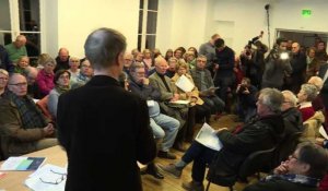 A Saint-Briac, en Bretagne, le "grand débat" fait salle comble