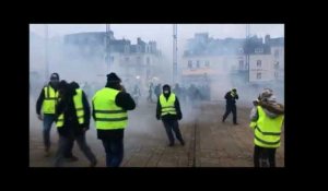 Gilets Jaunes. Manifestants place de la République