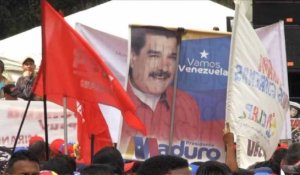 Les partisans de Maduro défilent à Caracas