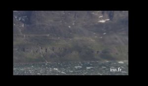 Groënland : fjord parsemé de glace