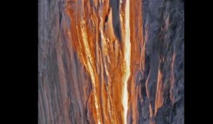 Etats-Unis : une cascade de feu impressionnante en Californie (Vidéo)