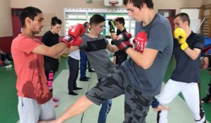 Initiation au kick-boxing avec des élèves de l'IME dès Perrières 