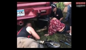 Une fille ivre se coince la tête dans un pot d'échappement (vidéo)