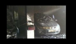 Un incendio calcina 2 coches y daña a otros 2 en un garaje de Candás, Asturias