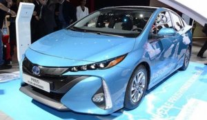 2017 Toyota Prius Rechargeable [MONDIAL DE L'AUTO] : enfin branchée !