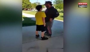 Etats-Unis : Un homme met une bonne correction à un enfant impoli (Vidéo)