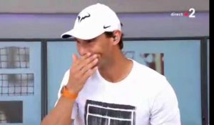 Rafael Nadal : le public de Roland Garros lui souhaite son anniversaire... en pleine interview (vidéo)