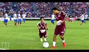 Neymar humilie un nain lors d'un match au Brésil (vidéo)