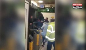 Londres : Un fraudeur se coince les parties intimes dans les barrières du métro (Vidéo)