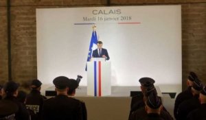 Macron appelle les forces de l'ordre à être exemplaires