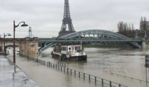 Crues: le niveau de la Seine continue de monter