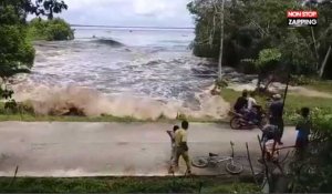 Indonésie : Un mini-tsunami surprend des habitants (Vidéo)