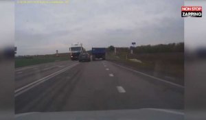 Russie : Un conducteur tente un dépassement, mais provoque un accident (Vidéo)